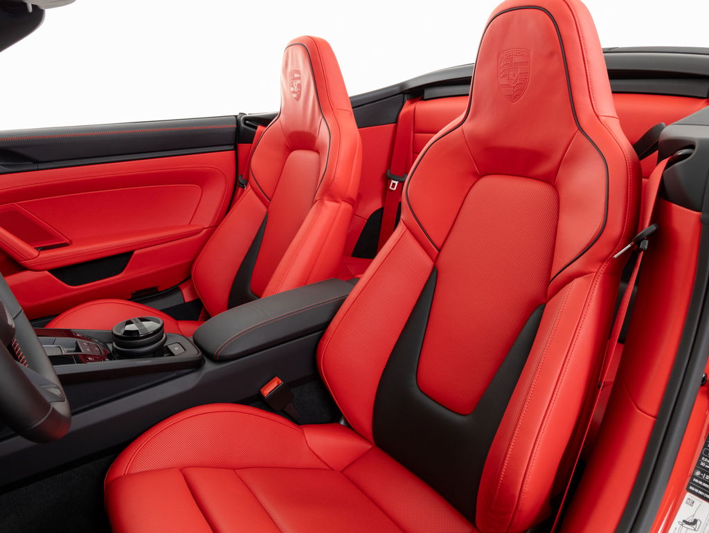 Porsche 992 Carrera 4 GTS