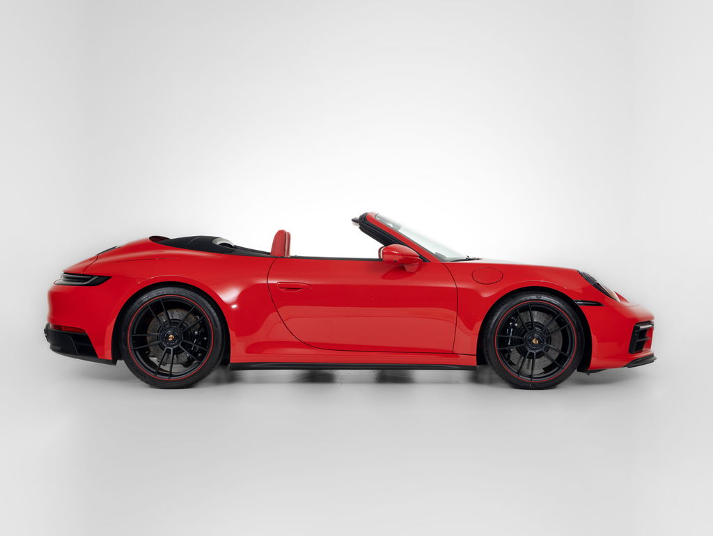 Porsche 992 Carrera 4 GTS