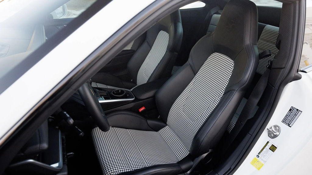 Porsche 992 Sport Classic