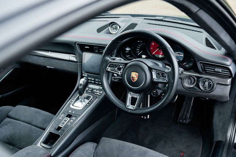 Porsche 991.2 Carrera GTS