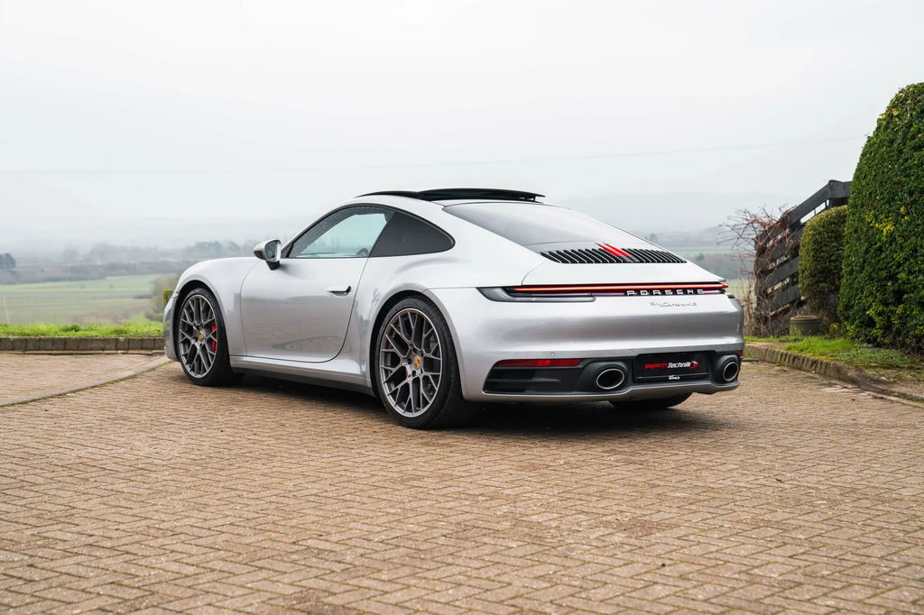 Porsche 992 Carrera 4S