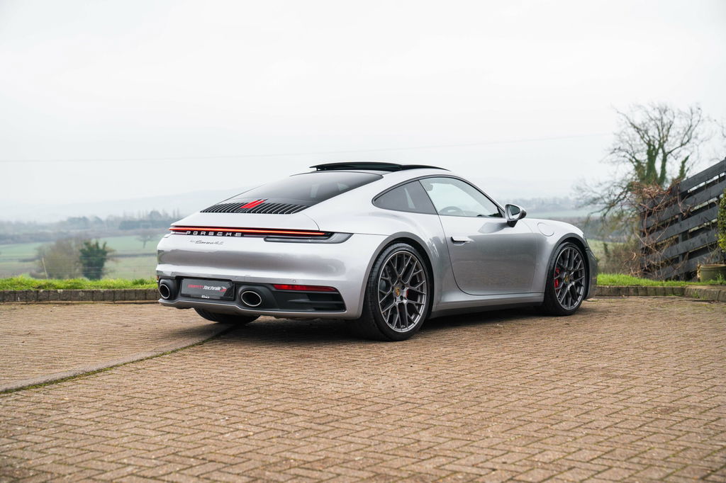 Porsche 992 Carrera 4S
