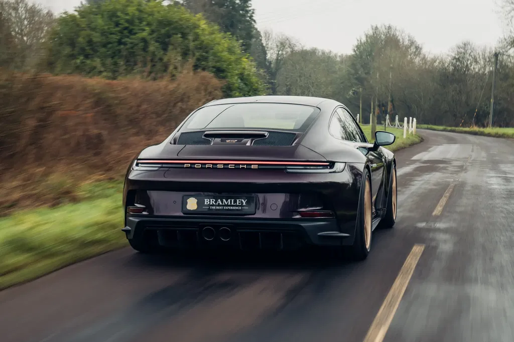 Porsche 992 GT3 Touring