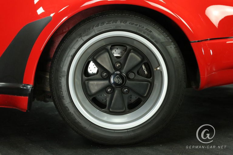 Porsche 911 Carrera 3.2 Speedster