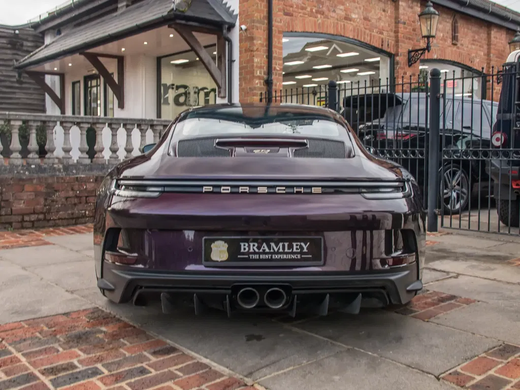 Porsche 992 GT3 Touring