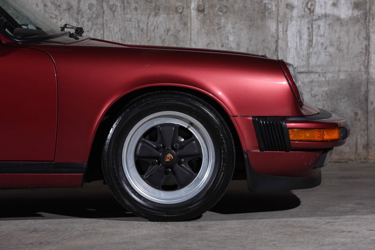 Porsche 911 Carrera 3.2 (US)