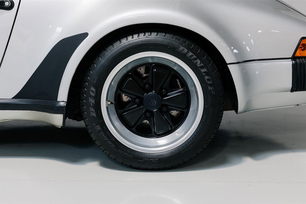 Porsche 911 Carrera 3.2 Speedster