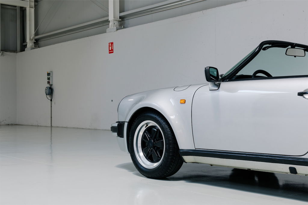 Porsche 911 Carrera 3.2 Speedster