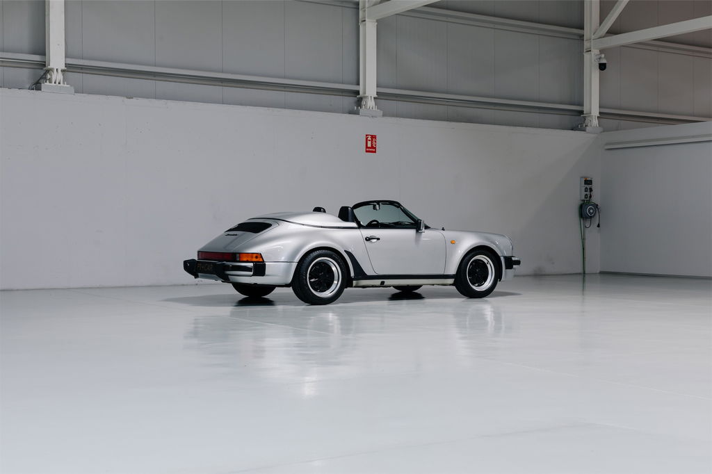Porsche 911 Carrera 3.2 Speedster