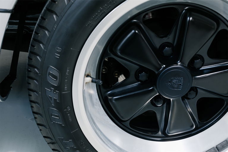 Porsche 911 Carrera 3.2 Speedster