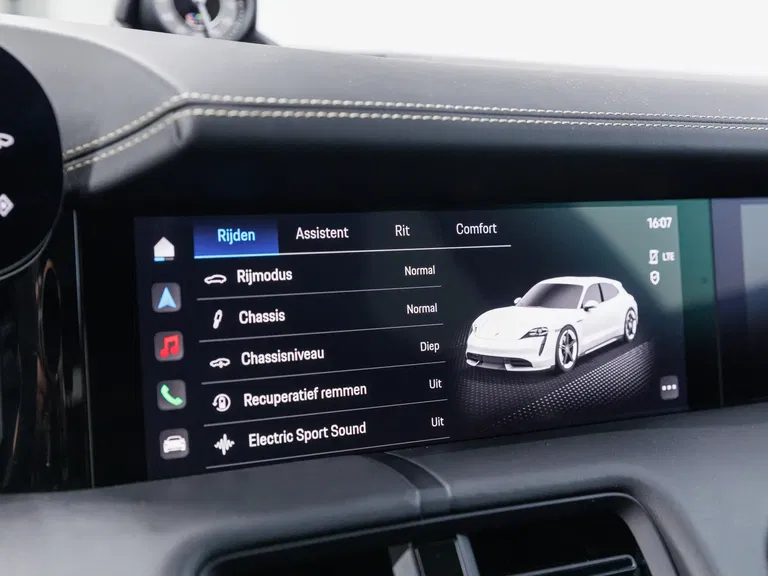 Porsche Taycan Turbo S Sport Turismo