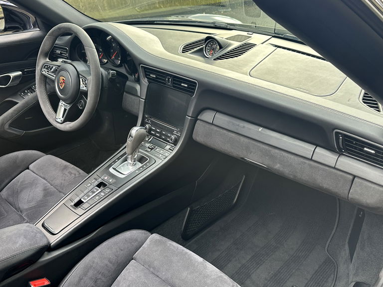 Porsche 991.2 Carrera 4 GTS