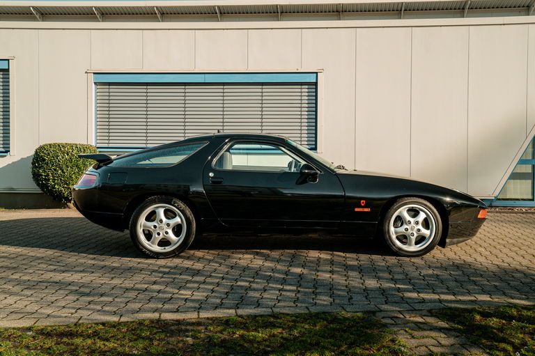 Porsche 928 GTS
