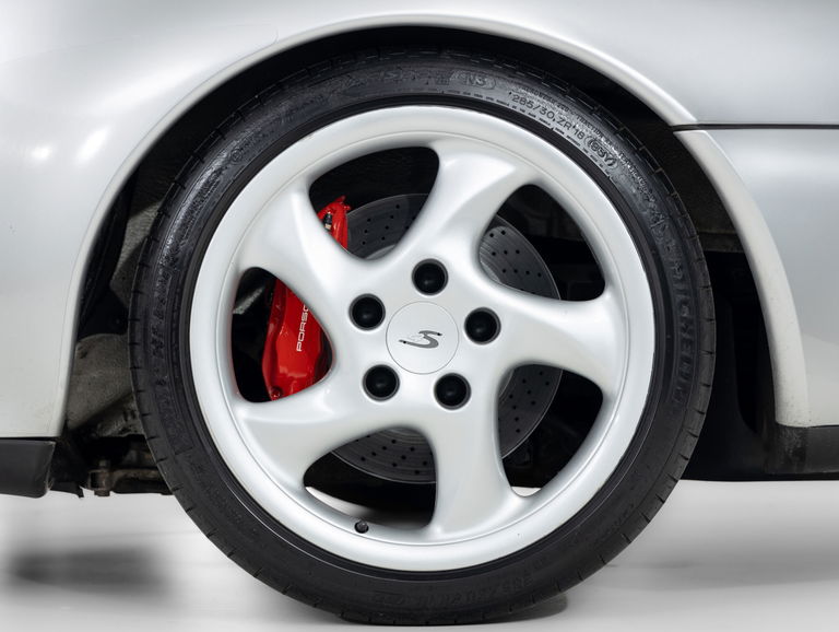 Porsche 993 Carrera 4S