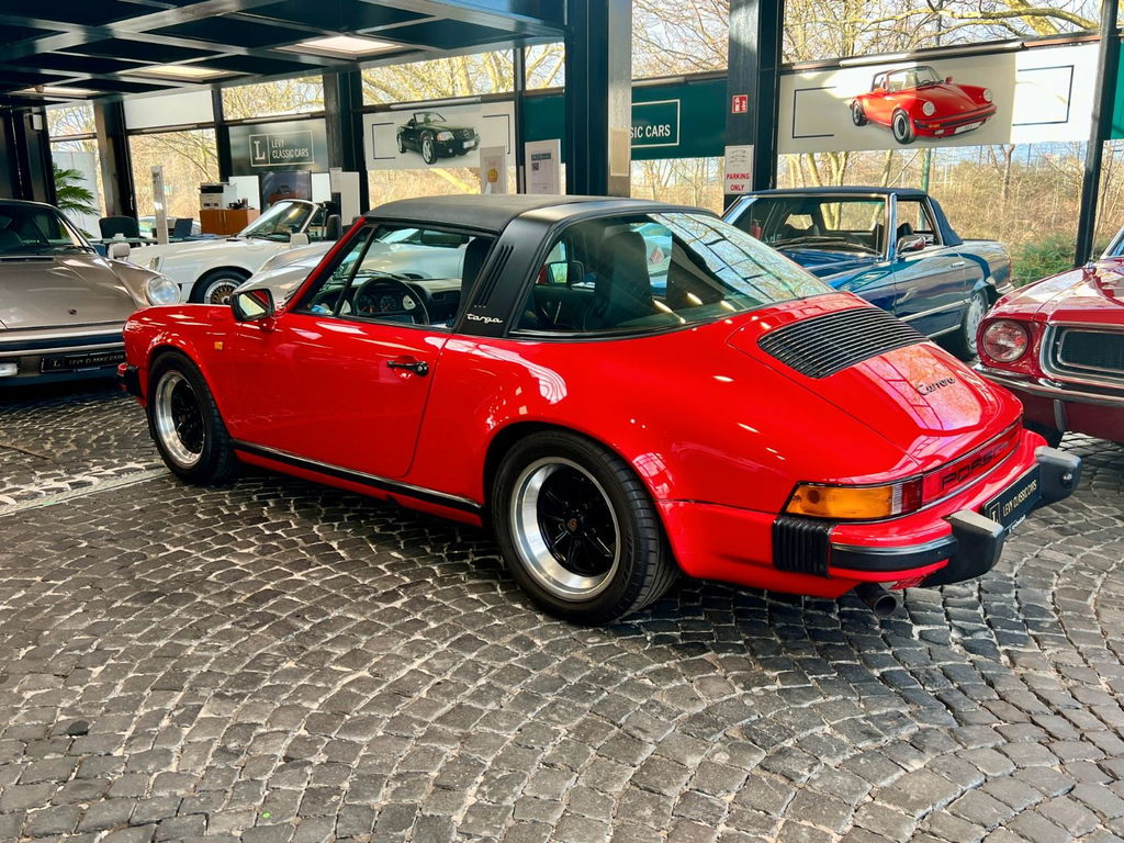 Porsche 911 Carrera 3.2