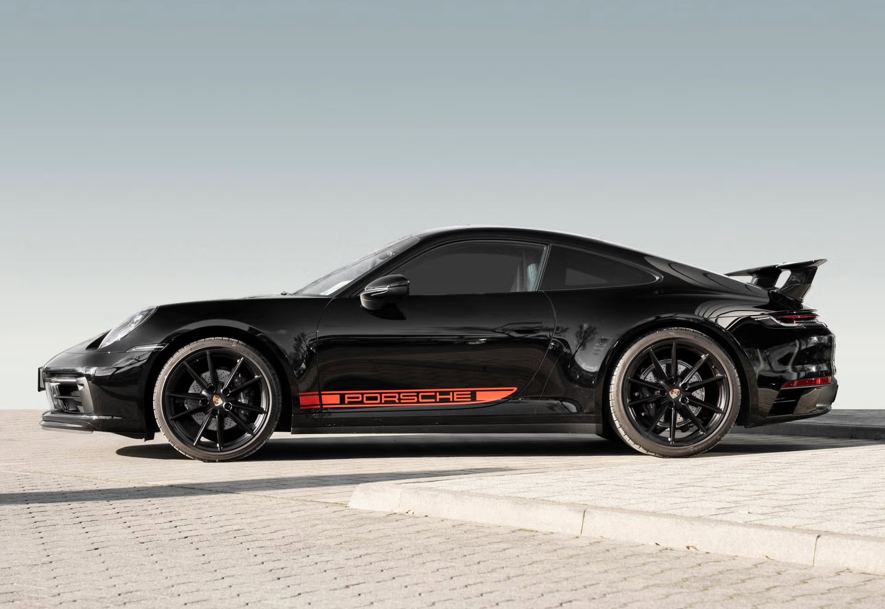 Porsche 992 Carrera 2021 - elferspot.com - Marketplace for Porsche