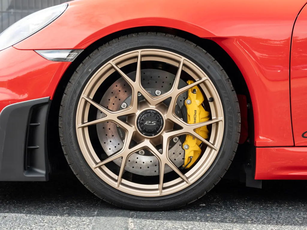 Porsche 718 Cayman GT4 RS