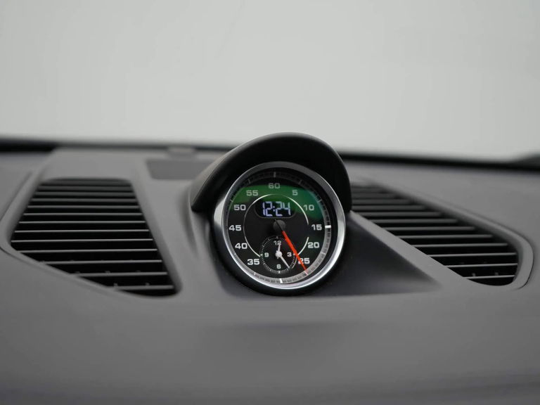 Porsche 991 Carrera 4 GTS