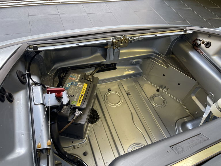 Porsche 964 Carrera 4 Lightweight