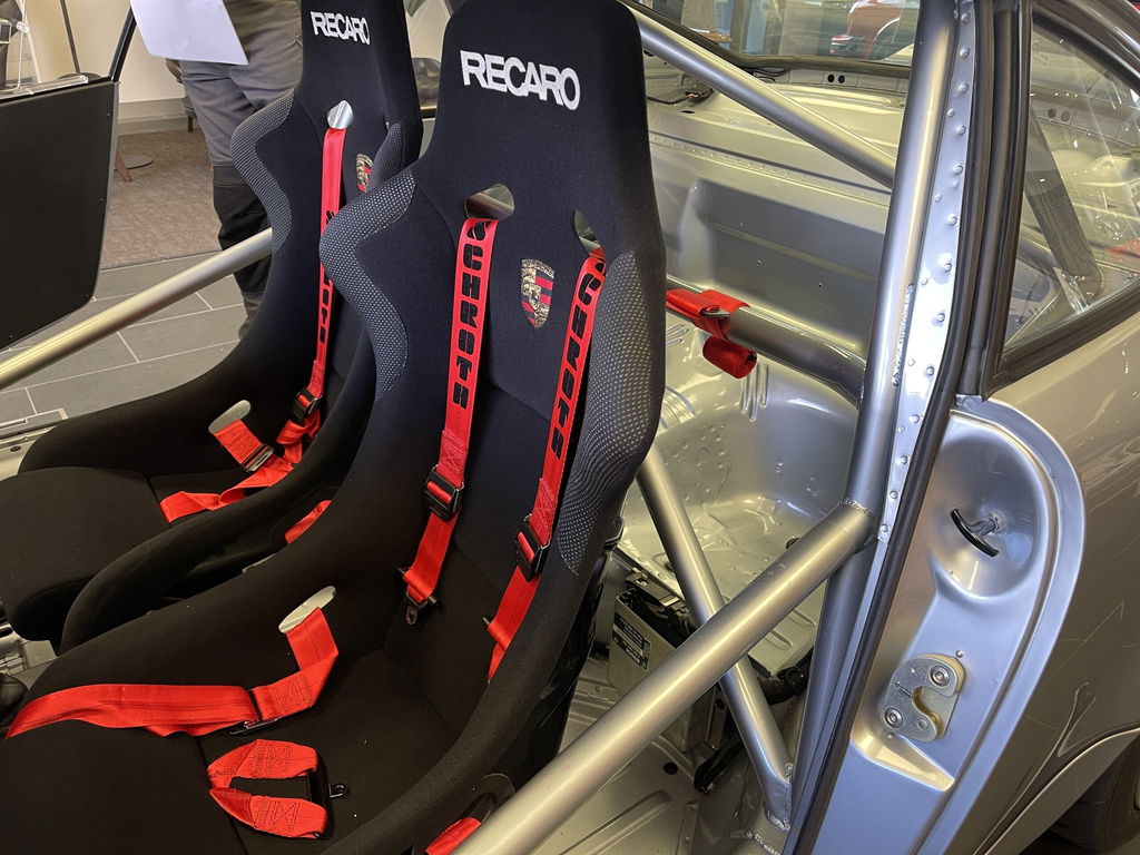 Porsche 964 Carrera 4 Lightweight