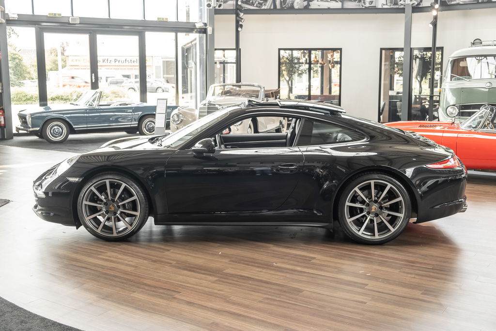 Porsche 991 Carrera 4 Black Edition