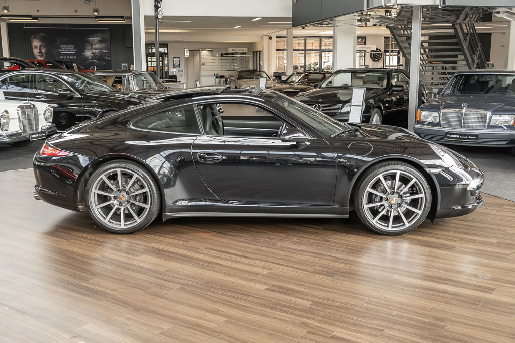 Porsche 991 Carrera 4 Black Edition