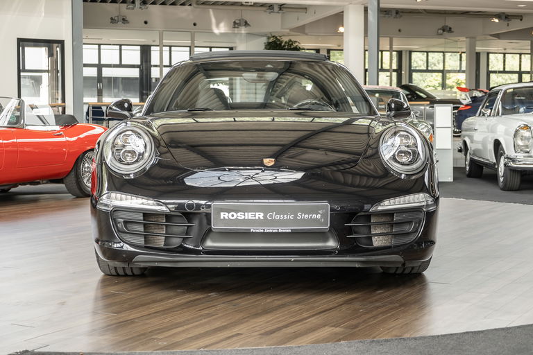Porsche 991 Carrera 4 Black Edition