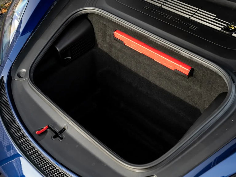 Porsche 718 Cayman GT4