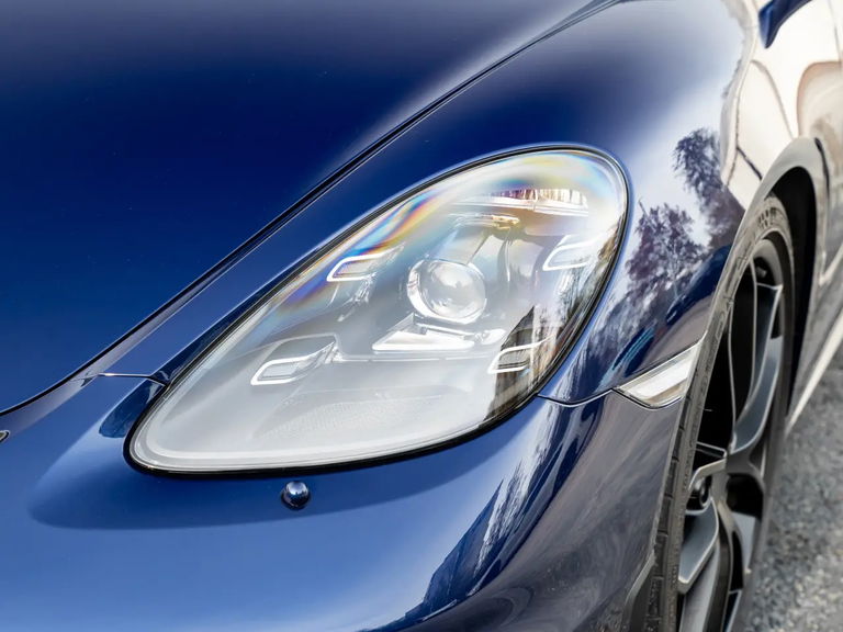 Porsche 718 Cayman GT4