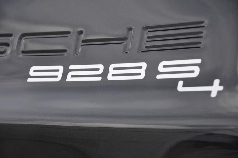 Porsche 928 S4