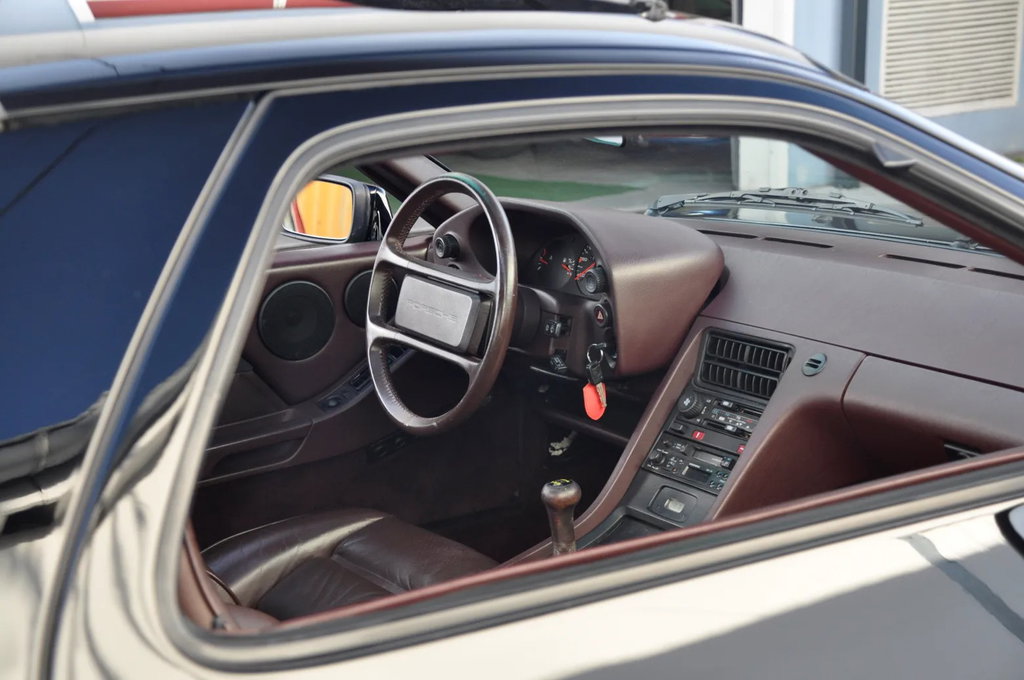Porsche 928 S