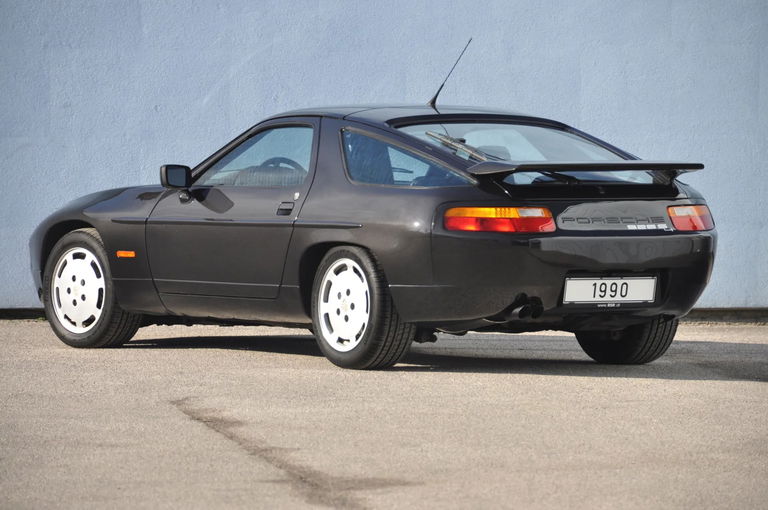 Porsche 928 S4