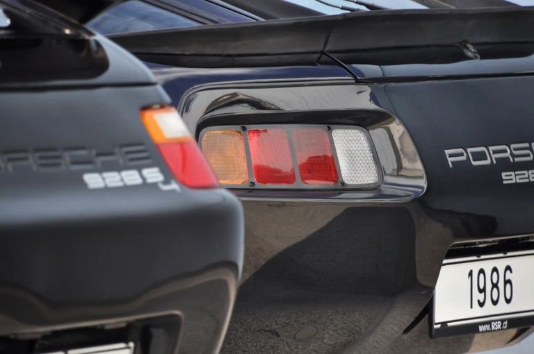 Porsche 928 S