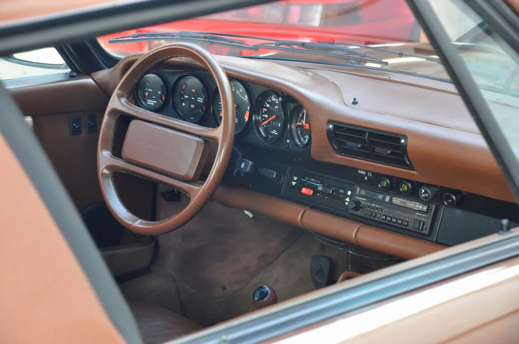 Porsche 911 Carrera 3.2