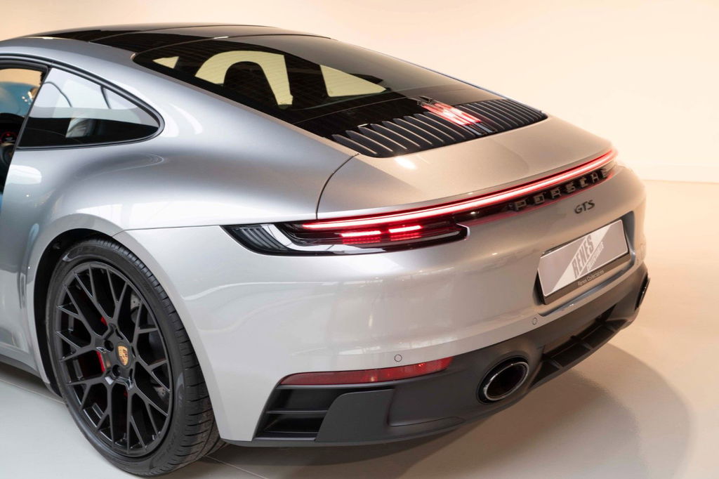Porsche 992 Carrera 4 GTS
