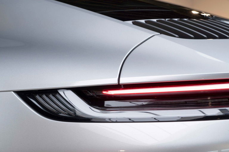 Porsche 992 Carrera 4 GTS