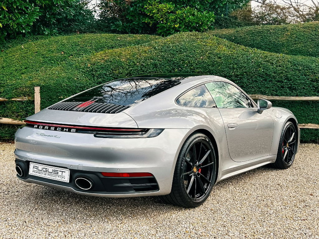 Porsche 992 Carrera 4S
