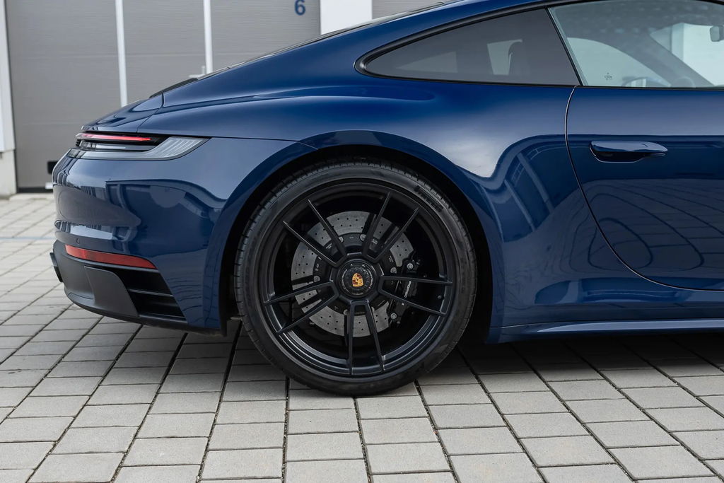 Porsche 992 Carrera GTS
