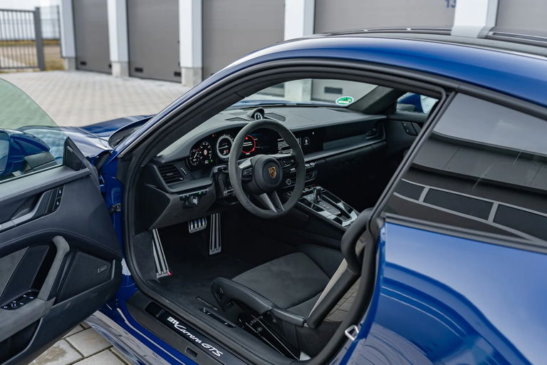 Porsche 992 Carrera GTS