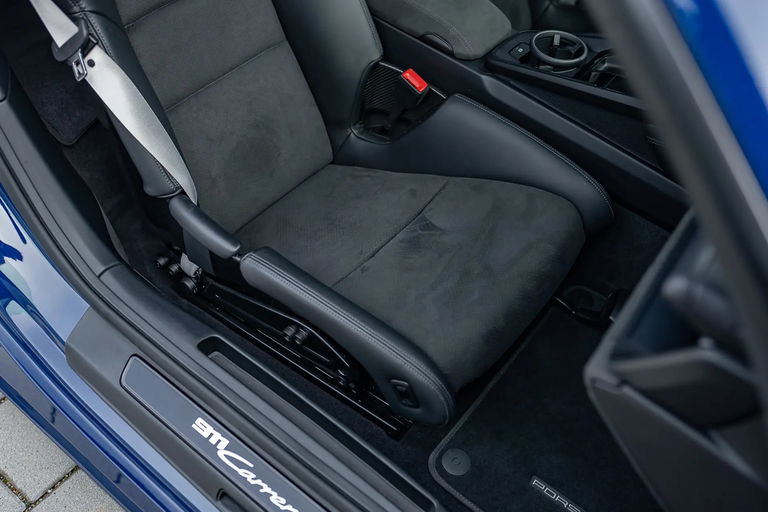 Porsche 992 Carrera GTS