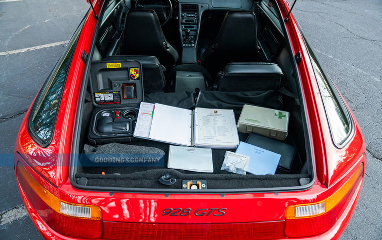 Porsche 928 GTS