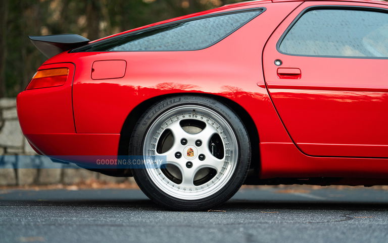 Porsche 928 GTS