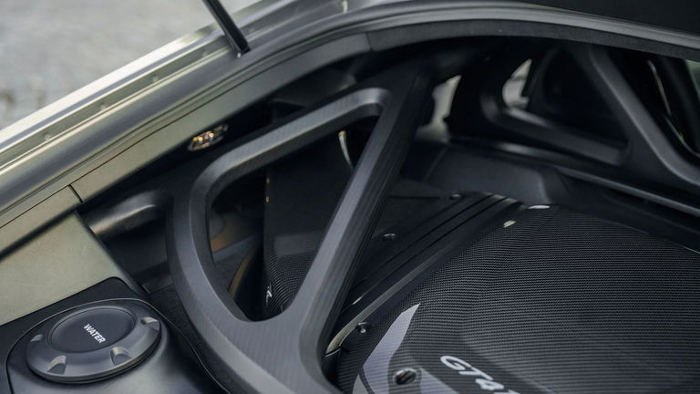 Porsche 718 Cayman GT4 RS