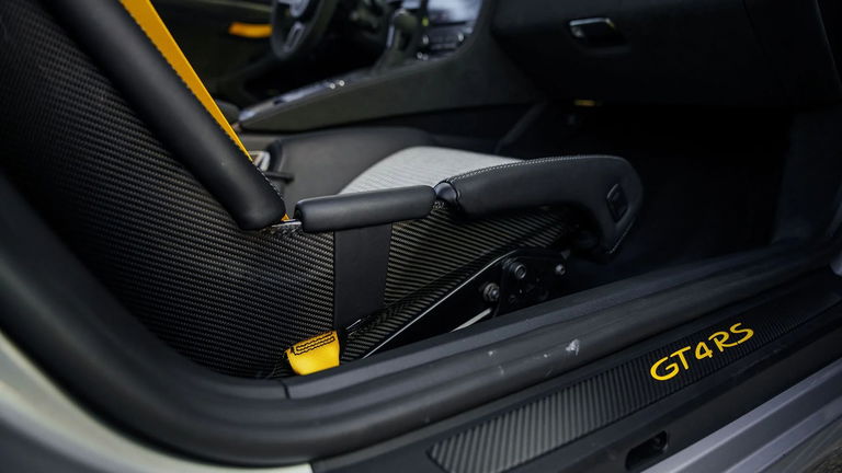 Porsche 718 Cayman GT4 RS