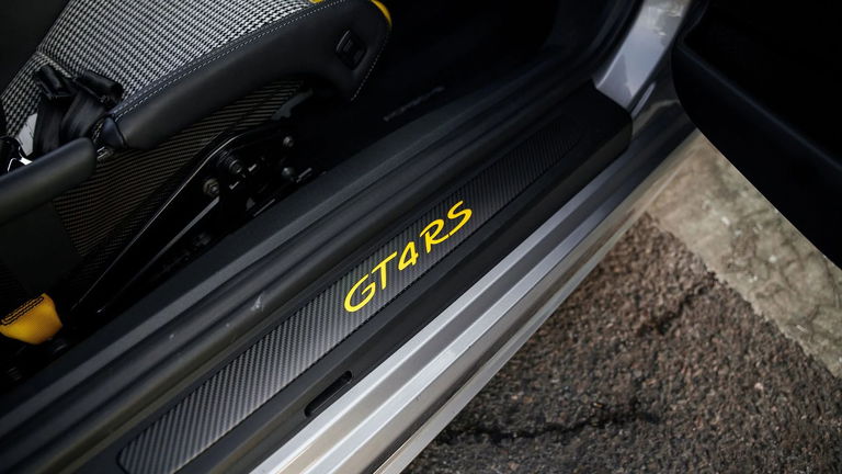 Porsche 718 Cayman GT4 RS