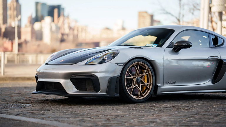 Porsche 718 Cayman GT4 RS