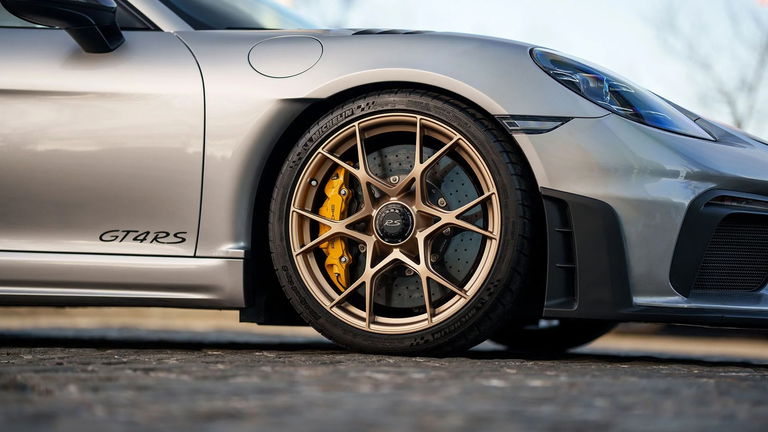 Porsche 718 Cayman GT4 RS