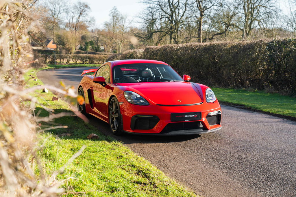 Porsche 718 Cayman GT4