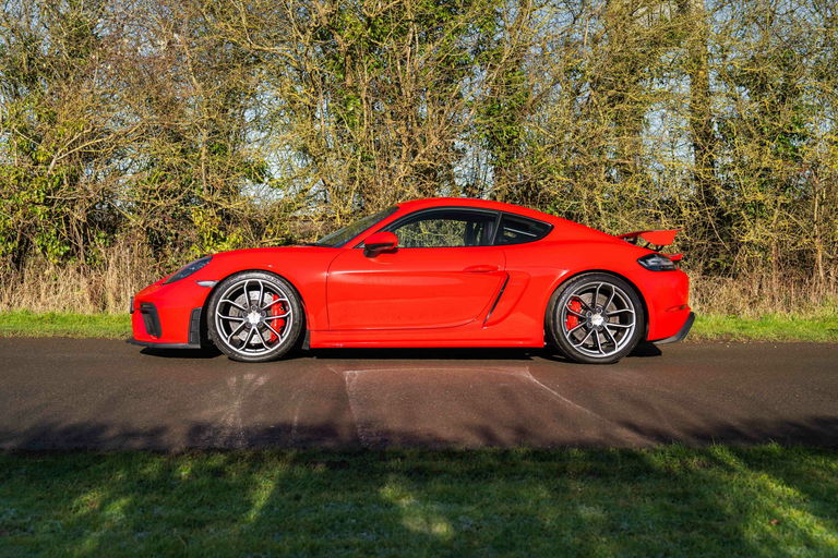 Porsche 718 Cayman GT4