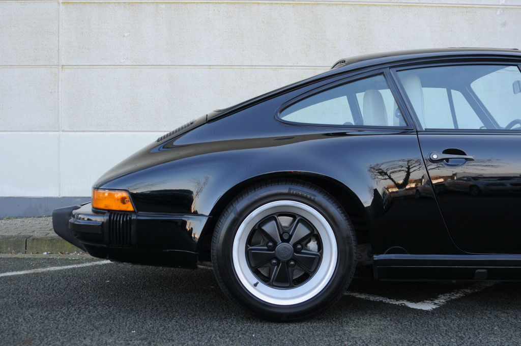 Porsche 911 Carrera 3.2 (KAT)